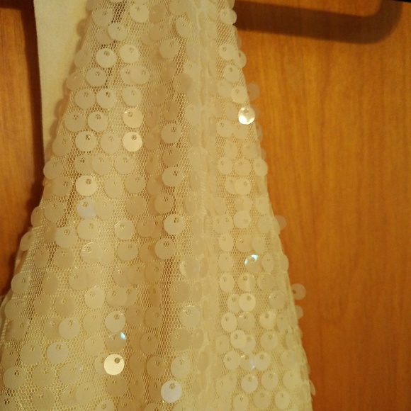 Top - Picture 2 of 4